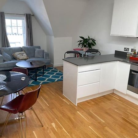 伊灵Lovely 2-Bed Flat With Well Equipped Kitchen公寓 外观 照片