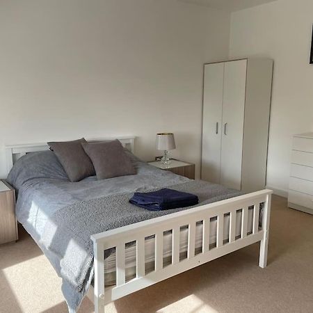 伊灵Lovely 2-Bed Flat With Well Equipped Kitchen公寓 外观 照片